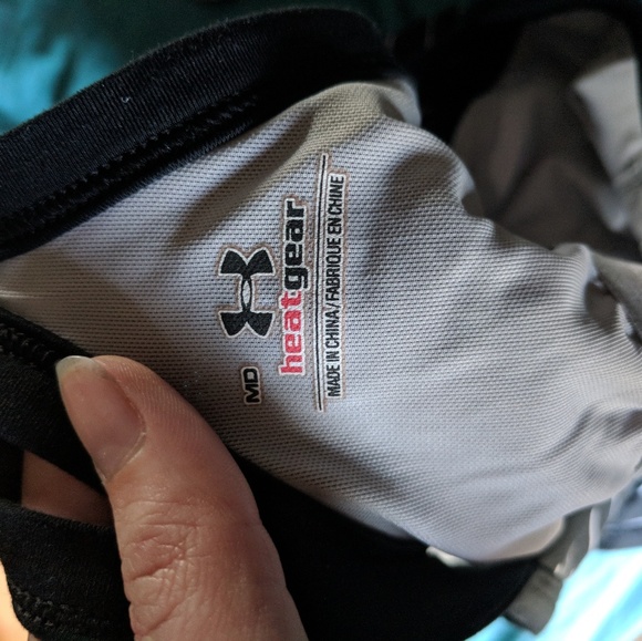 Under armour heat gear tank top with built in bra - Picture 2 of 4